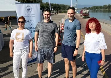 Хиляди подкрепиха семейните фармацевти и бягането за имунитет в 5 града