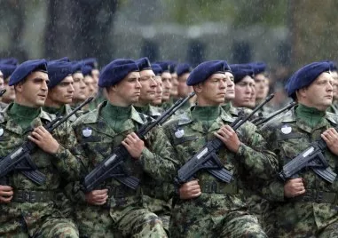 Вучич: Превъоръжаваме тайно армията ни, съседите ни създават военен съюз