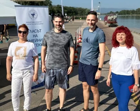 Хиляди подкрепиха семейните фармацевти и бягането за имунитет в 5 града