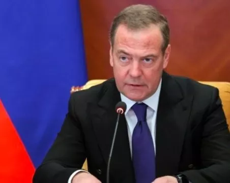 Медведев заплаши Украйна с ядрено оръжие