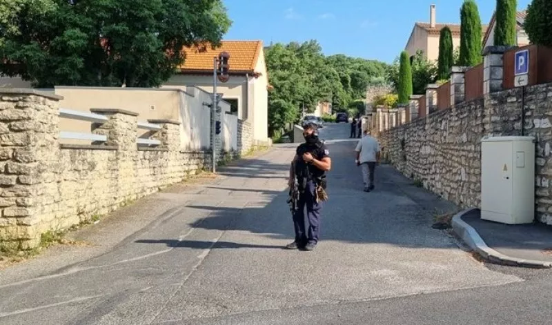 Разчистване на сметки във връзка с трафик на дрога е в основата на стрелбата по време на сватба във Франция