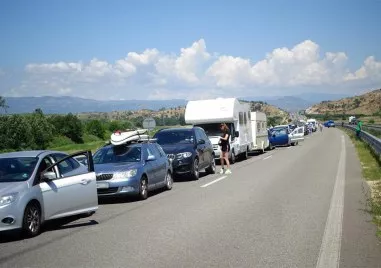 Задръстване в посока Кулата се образува в Кресненското дефиле Движението