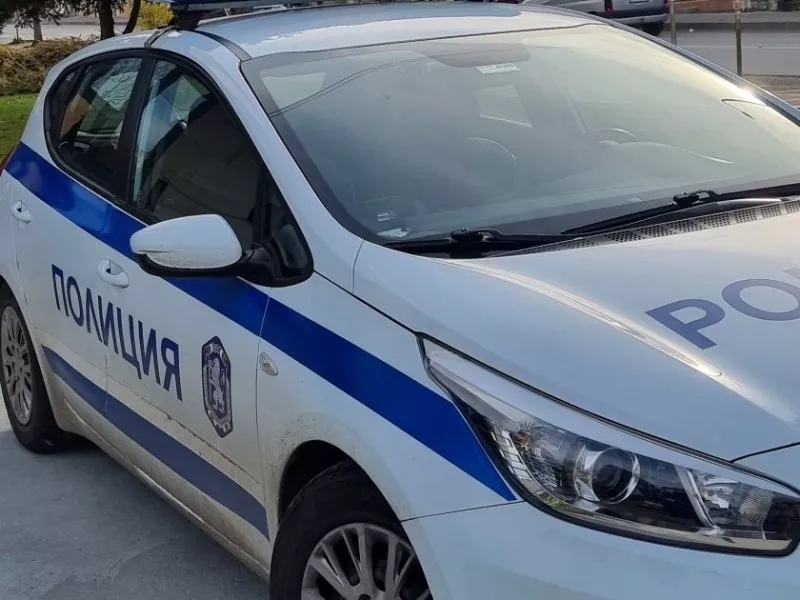 Пиян скандалджия от Ракитово е в ареста след обиди и опит за саморазправа с полицаи