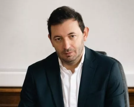Полиция изведе зам.-кмета Барбутов след акцията на Антикорупционната комисия в Столична община