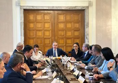 Борислав Гуцанов: Общините ще могат да купят 250 електромобила за социални услуги