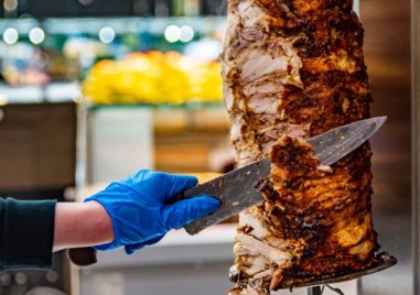 Петимата служители на фирмата Diamant Foods работили в заведение за