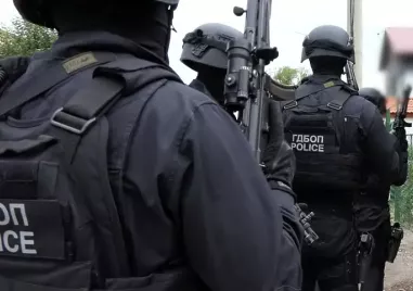 ГД БОП разби ОПГ за разпространение на фалшиви стоки, задържани са и китайски граждани