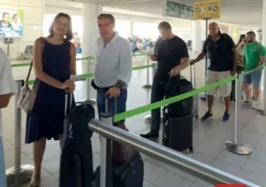 Скандал и напрежение на Летище София: Платилите повече – последни и глобени