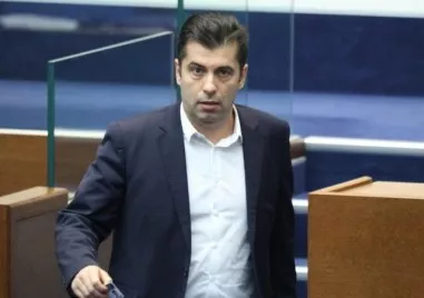 Кирил Петков ще подаде оставката си в понеделник
