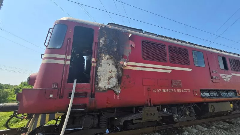Локомотив се запали до Стара Загора