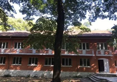 Близки на възрастните хора от хосписа в Николово: Добре се грижеха за тях