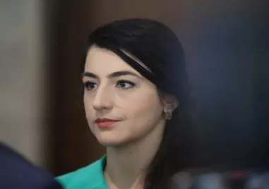 Лена Бориславова ще излезе с позиция имало ли е лобиране за назначение на съпруга й