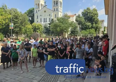 Раковски излезе на протест след смъртта на моториста Стайко, дядо му: Утрепаха го като куче ВИДЕО