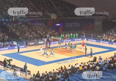 Волейболните национали поведоха, но загубиха от Украйна пред над 5000 в Бургас