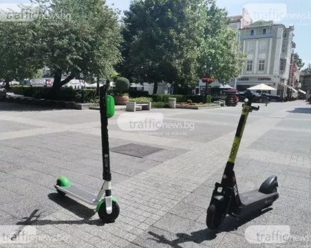 Пловдивчани искат от кмета референдум за пълната забрана на електрическите тротинетки