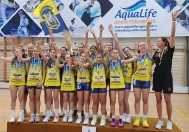Марица U14 шампион без нито една загуба!