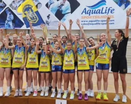 Марица U14 шампион без нито една загуба!