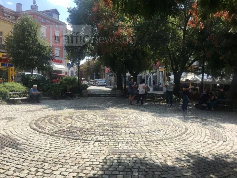 Младежи нападнаха връстник в центъра на Пловдив