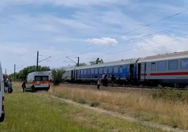 Задимяване спря бързия влак от Варна за София