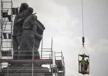 Столичен кмет предложи да се премести Паметника на Съветската армия на Бузлуджа