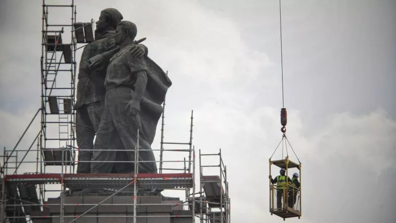 Столичен кмет предложи да се премести Паметника на Съветската армия на Бузлуджа