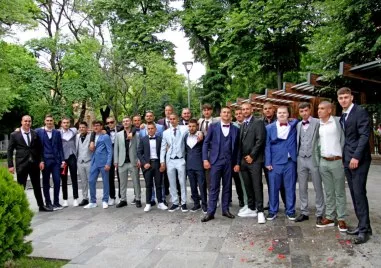 Зрелостници от ПГ по битова техника в Пловдив дариха 500