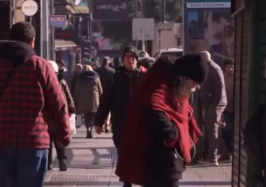 И докато Европа се задъхва под горещата вълна полярен студ скова столицата