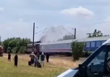 Пътник на запалилия се влак: Имаше паника, някои хора скачаха от вратите