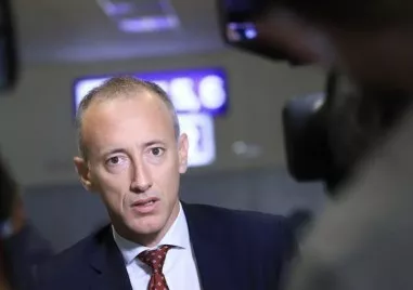 Правителството даде близо 12 милиона лева за ученически екскурзии