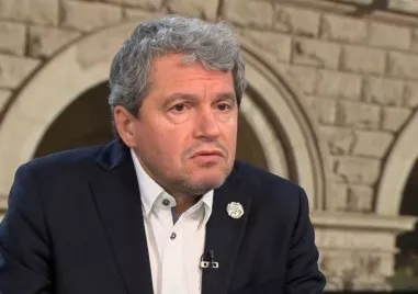 Тошко Йорданов: Не може специализантите да получават колкото или повече от лекарите