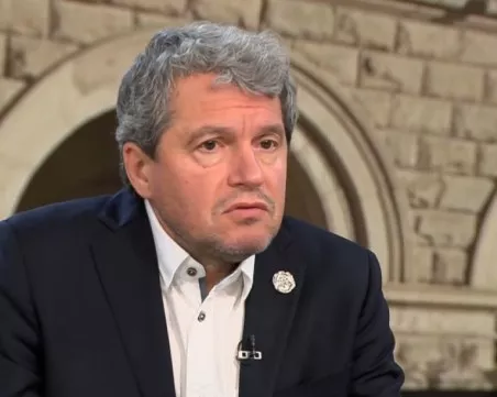 Тошко Йорданов: Не може специализантите да получават колкото или повече от лекарите
