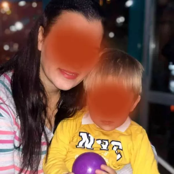 Самотна майка от Пловдив се нуждае от средства за ремонт в общинско жилище
