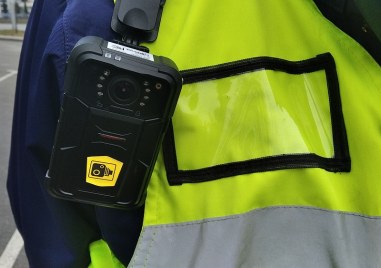 Купуват на полицаите над 13 000 нови боди камери