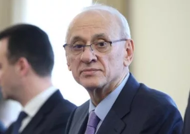 Силви Кирилов сформира работна група за специализациите на младите лекари