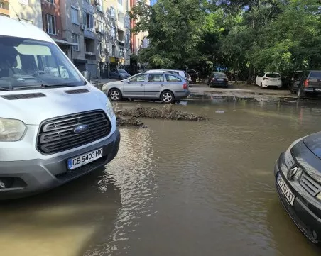 Наводнение на улица в Кючука след ВиК авария, жители останаха без вода