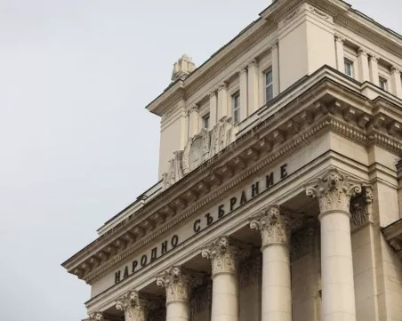 НС обсъжда третия вот на недоверие към кабинета 