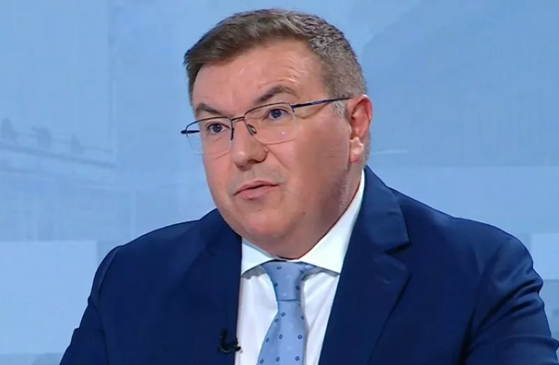 Костадин Ангелов: Много пъти съм виждал Петков и Василев да излизат от кабинета на Пеевски