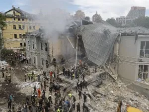 Размяна на удари с дронове между Русия и Украйна, загинала е 70-годишна жена