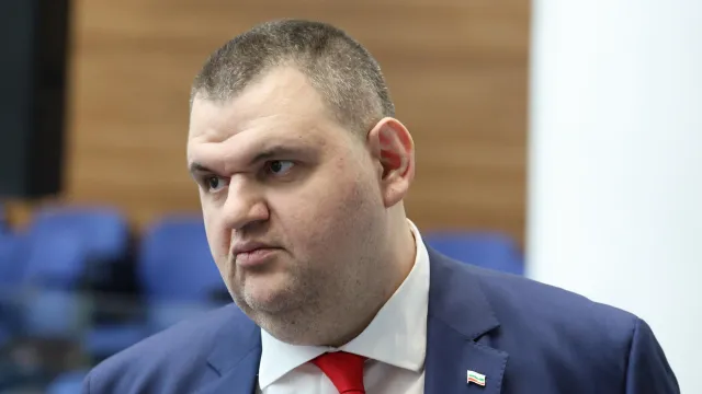 Пеевски: Да спрем да си губим времето с тези вотове на недоверие