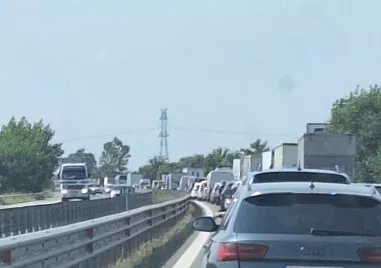 Катастрофа блокира движението по АМ Тракия посока Пловдив