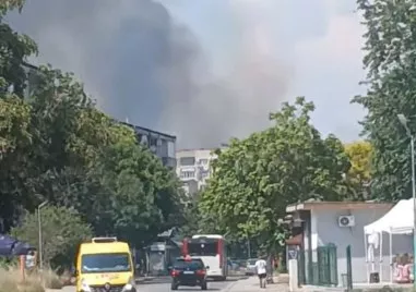 Столипиново отново задушава Пловдив: Пожар гори в етническия квартал