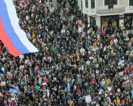 Белград се събира отново срещу правителството – студентите с протестен марш тази вечер