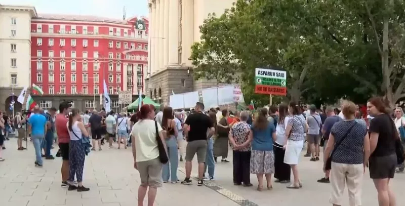 Нови протести на привърженици на