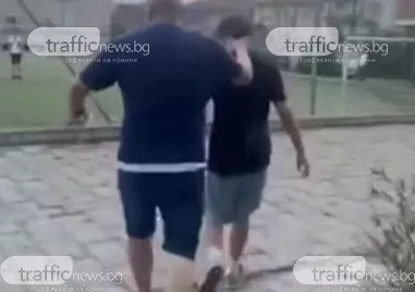 Военен с бухалка подгони тийнейджър в Карлово ВИДЕО