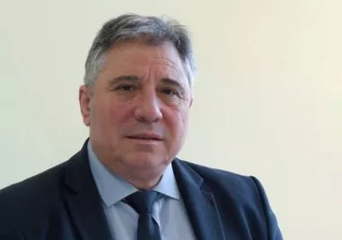 Днес 17 юни от 19 00 часа в зала Етра Хол