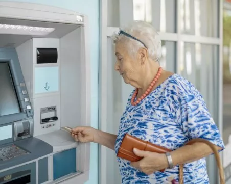 Започва изплащането на осъвременените пенсии