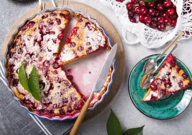 Как да си приготвим вкусен сладкиш с череши с малко брашно
