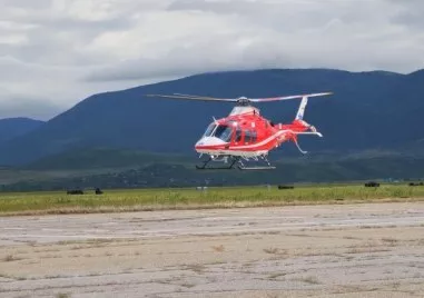 Въздушна линейка транспортира жена от района на Попово езеро в