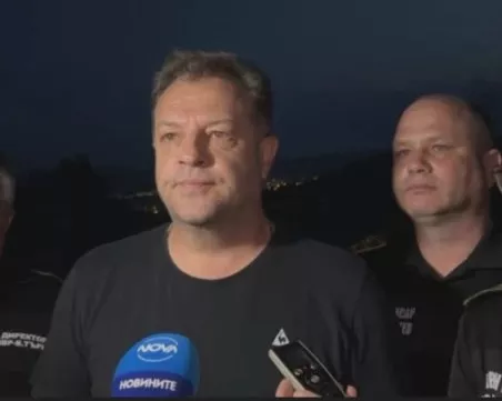 Два хеликоптера и 16 екипа на пожарната овладяха огнения ад над Велико Търново