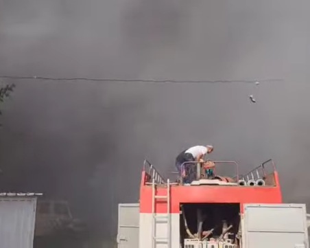 Голям пожар избухна край Пазарджик, пращат подкрепа от Пловдив ОБНОВЕНА